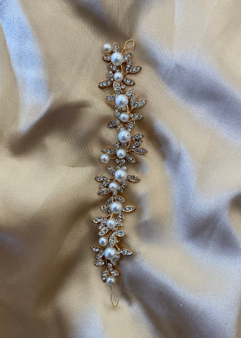 Gold chain hair accessory