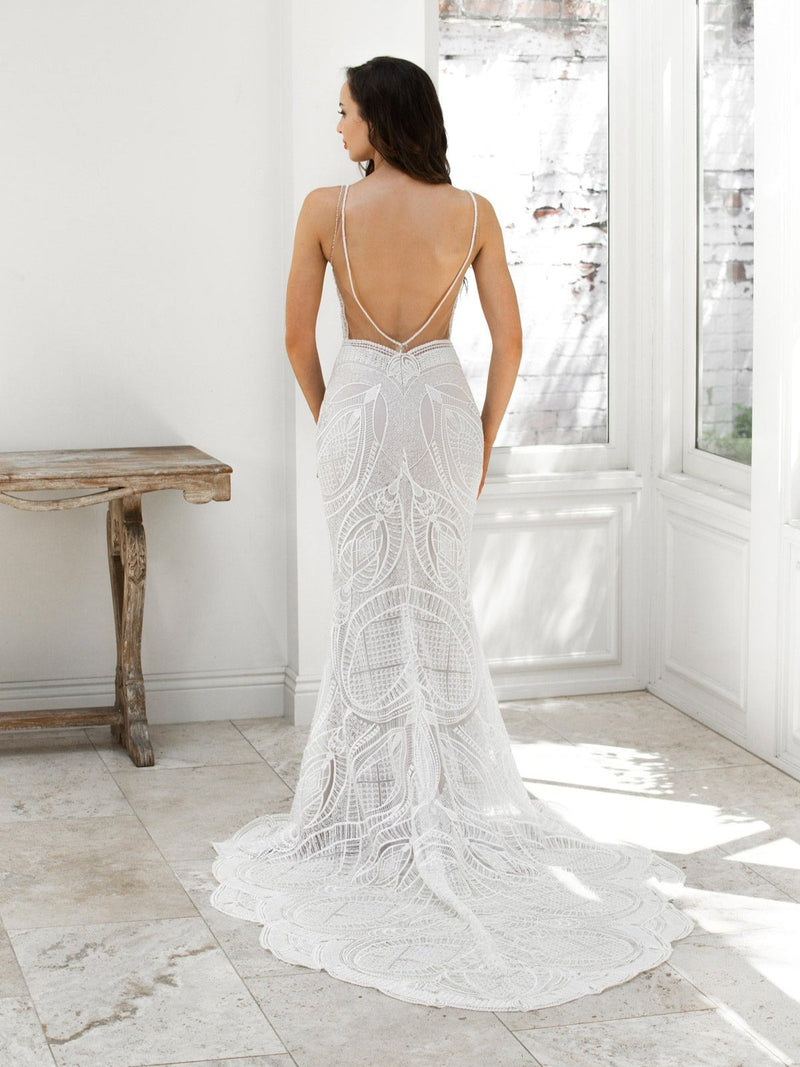 Zavana Bridal fitted gown in Ivory/Champagne s8-10 Express NZ wide