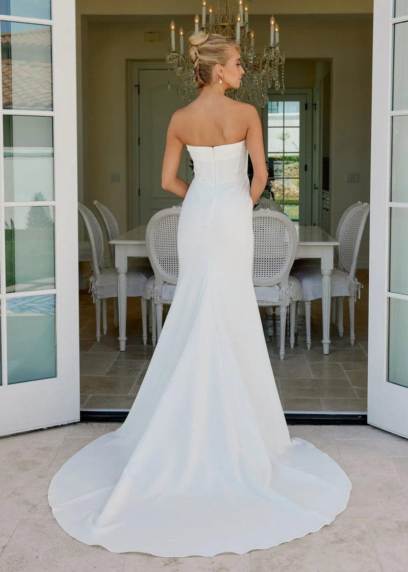 bay formal dresses Wedding Dress Party The Elegance Unveiled: Bay Bridal's Exquisite Gown Collection Size - XS