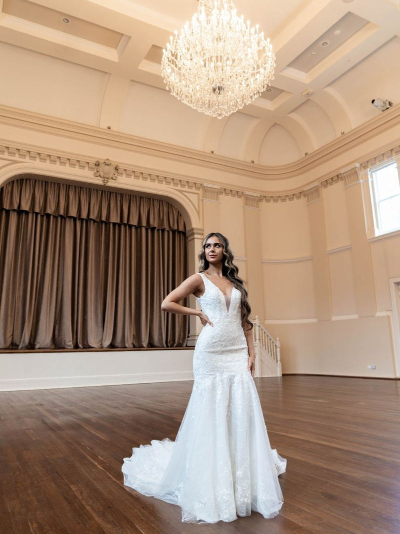 Zavana Bridal ivory mermaid gown s10 - 12 Express NZ Wide - Bay Bridal and Ball Gowns