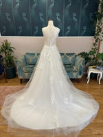 Evie ivory tulle wedding gown size 8 Express NZ wide Bay Bridal and Ball Gowns